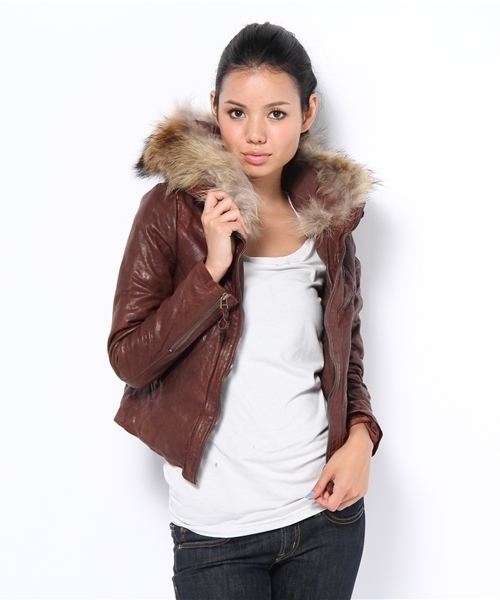 goa（ゴア）の「ラクーンファー付レザーフードジャケット（ライダース