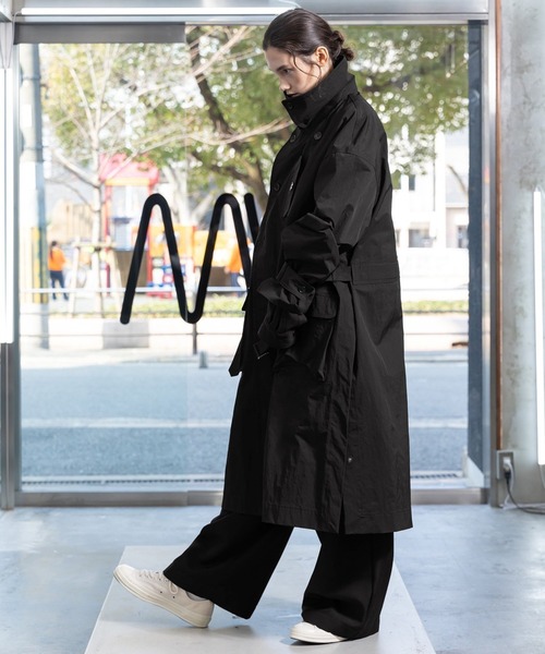 VOAAOV（ヴォアーブ）の「【VOAAOV】DOPE NYLON TWILL COAT（トレンチ
