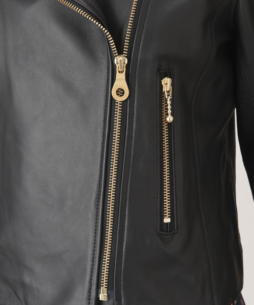 BLUE LABEL CRESTBRIDGE（ブルーレーベルクレストブリッジ）の「レザー