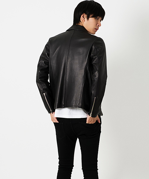 GOSTAR DE FUGA（ゴスタール ジフーガ）の「襟付きラムレザーシングル