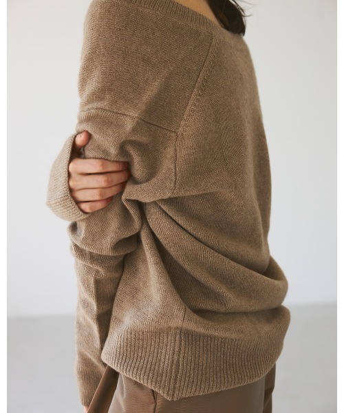 TODAYFUL（トゥデイフル）の「Vネックカシミヤニット（ニット/セーター