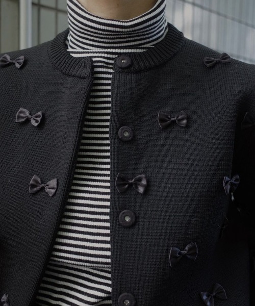 Ameri（アメリ）の「MANY RIBBON SHORT KNIT TOP（ニット/セーター