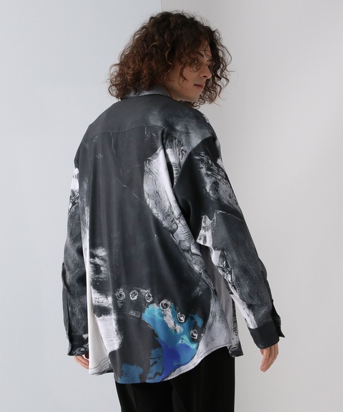 HARE（ハレ）の「【UNISEX】ニホンガソウガラシャツ by MAO KAWASAKI