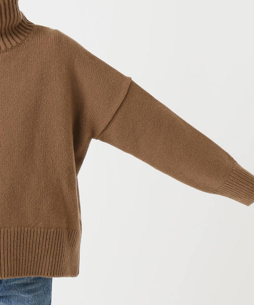 Deuxieme Classe（ドゥーズィエムクラス）の「J CODE タートルネック