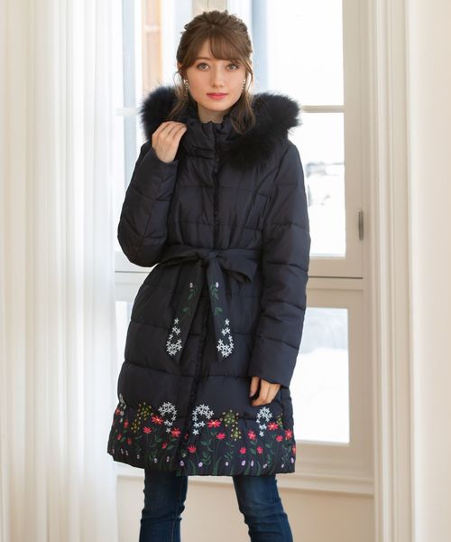 tocco closet（トッコ クローゼット）の「彩色フラワー刺繍入りダウン