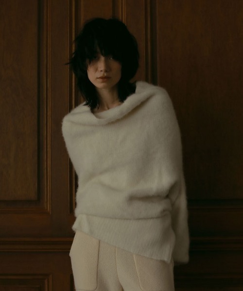 ETRE TOKYO（エトレトウキョウ）の「2WAYルーズネックニットプル