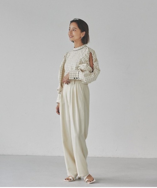 TODAYFUL（トゥデイフル）の「オープンショルダージャガードブラウス