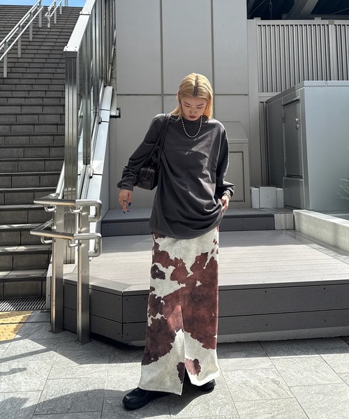 Ameri（アメリ）の「COW PATTERN SUEDE LIKE SKIRT（スカート）」 - WEAR