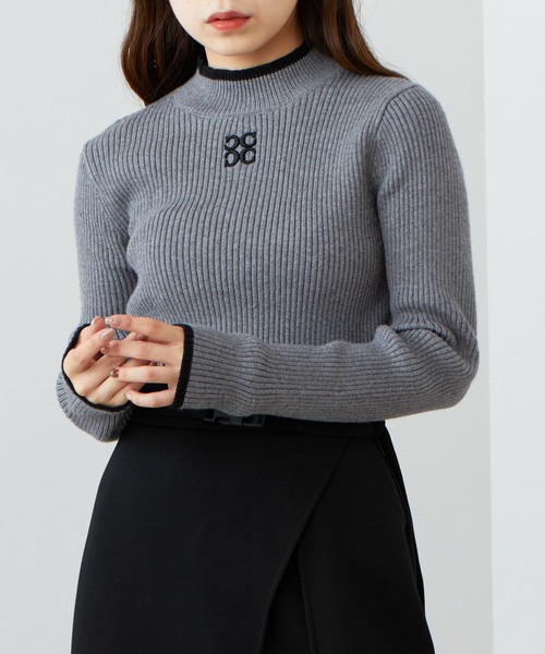 Chico（チコ）の「【2022AW】長袖胸刺繍リブチビニット（ニット