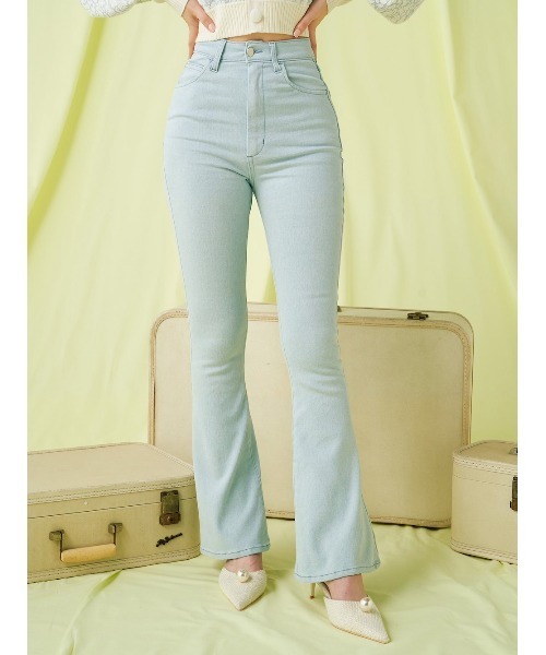 Darich（ダーリッチ）の「スリムフレアデニムパンツ（デニムパンツ