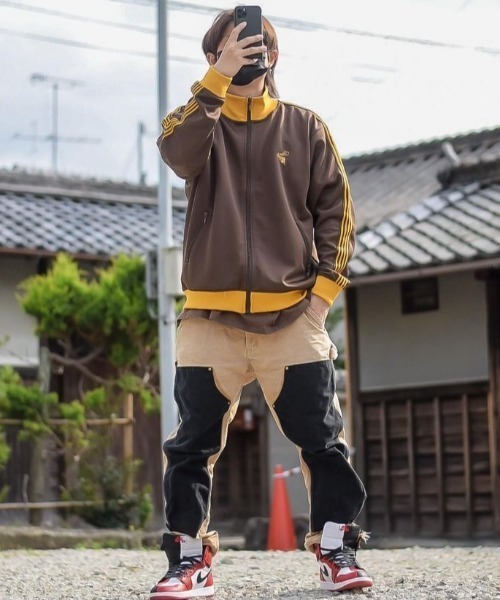 8(eight)（エイト）の「蜂 刺繍 サイドライン トラックジャケット