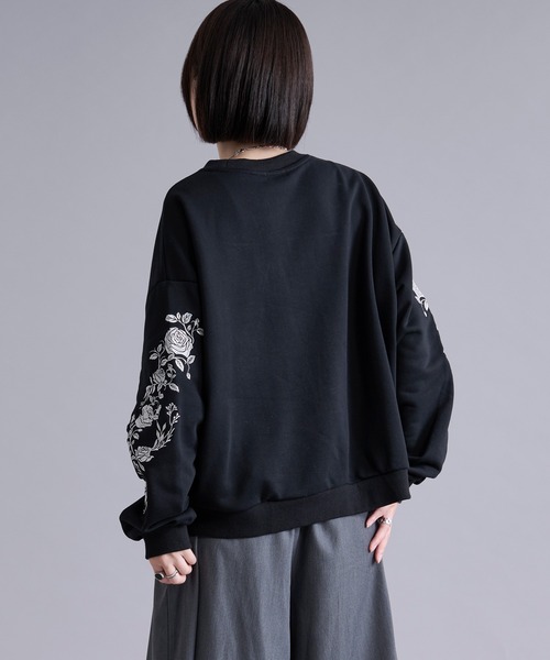 ローズ刺繍ウラケプルオーバー（スウェット）｜Ellno Loset（エルノ