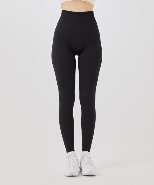 Alo Yoga（アロヨガ）の「ALO SEAMLESS CABLE KNIT HIGH-WAIST LEGGING