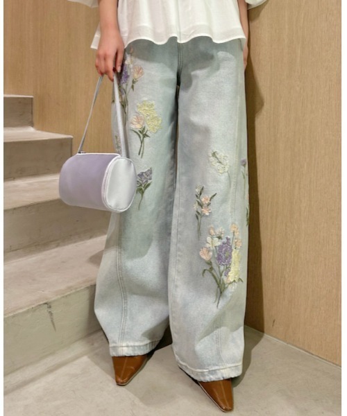 FRAY I.D（フレイアイディー）の「フラワーエンブロイダリーデニム