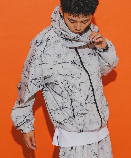 BEAMS（ビームス）の「撥水 総柄プリント ジップアップ フーディ