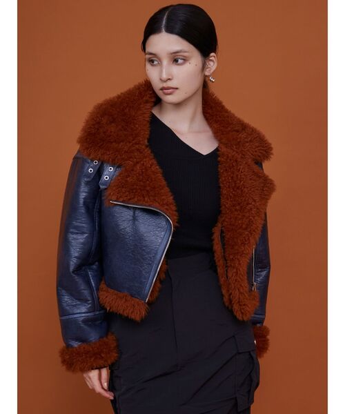 MURUA（ムルーア）の「ヴィンテージライクショートフェイクムートン