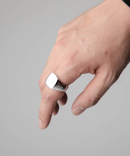 TOM WOOD（トムウッド）の「TOM WOOD cushion polished ring