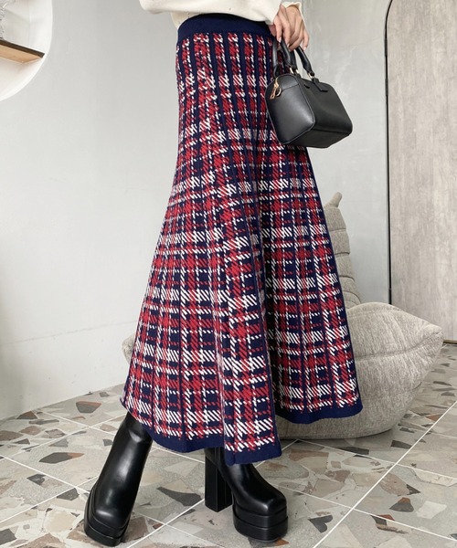 moment+（モーメントプラス）の「チェック柄プリーツニットスカート