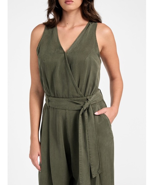 SL Madelyn Jumpsuit ジャンプスーツ オールインワン | GUESS(ゲス