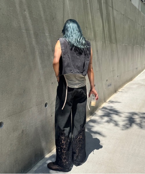 LACE DOCKING FADE DENIM PANTS（デニムパンツ）｜Ameri（アメリ）の