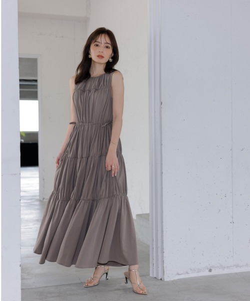 anuans（アニュアンス）の「ギャザーティアードカットワンピース