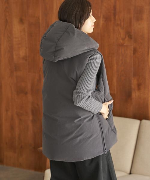 plage（プラージュ）の「HAKUU/ハクウ 別注 MID/L ダウンベスト