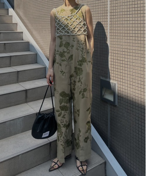 Ameri（アメリ）の「NORA FLOWER EMBROIDERY ROMPERS（つなぎ