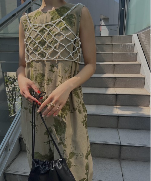 Ameri（アメリ）の「NORA FLOWER EMBROIDERY ROMPERS（つなぎ