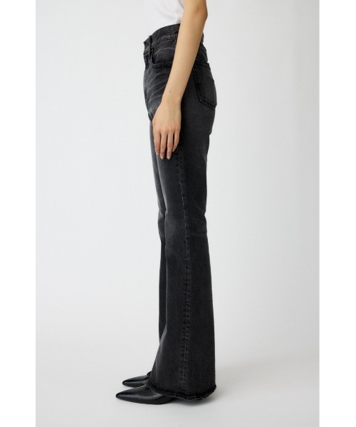 MVS BLACK FLARE（デニムパンツ）｜MOUSSY（マウジー）のファッション
