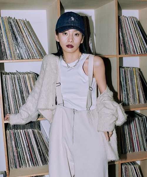 CREDONA（クレドナ）の「コード刺繍バックロゴカーデ（カーディガン