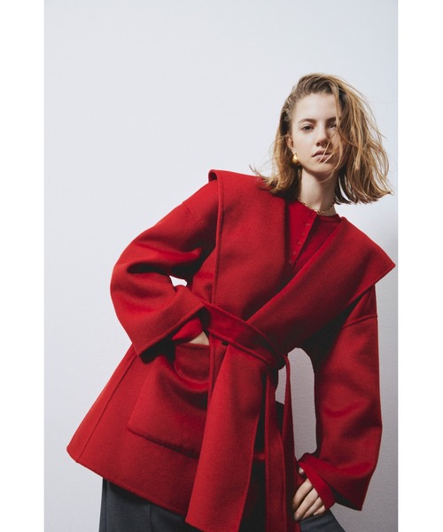 Mila Owen（ミラオーウェン）の「共布ベルト付ハーフ丈フードリバー