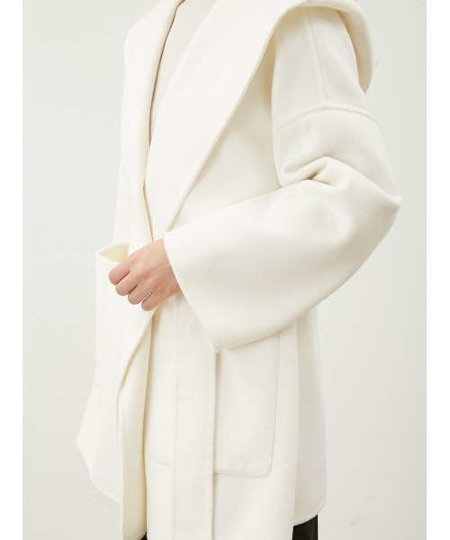 Mila Owen（ミラオーウェン）の「共布ベルト付ハーフ丈フードリバー