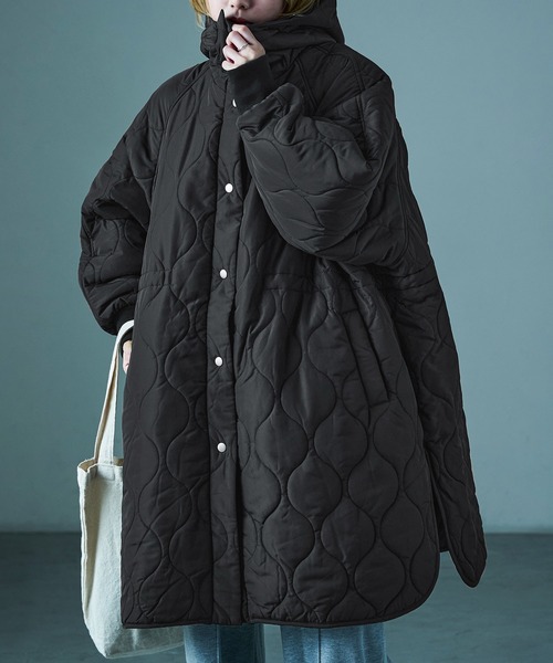 フード付き オーバーサイズ キルティングロングコート（ダウン
