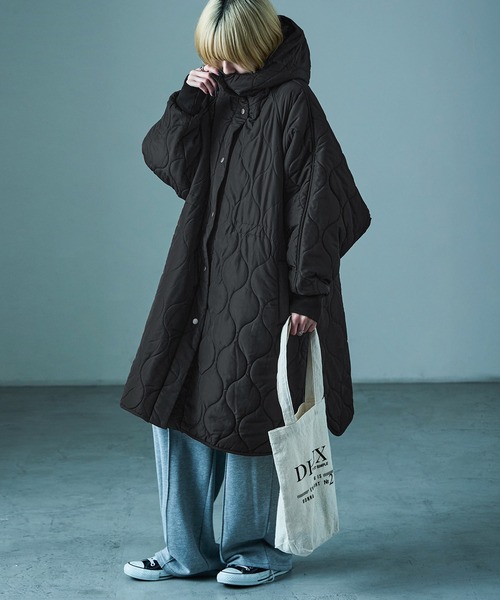 フード付き オーバーサイズ キルティングロングコート（ダウン