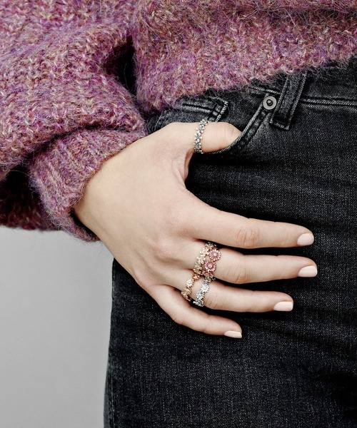 PANDORA（パンドラ）の「スパークリング デイジー フラワー クラウン