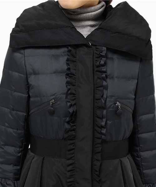 TO BE CHIC（トゥー ビー シック）の「フリルタフタダウンコート