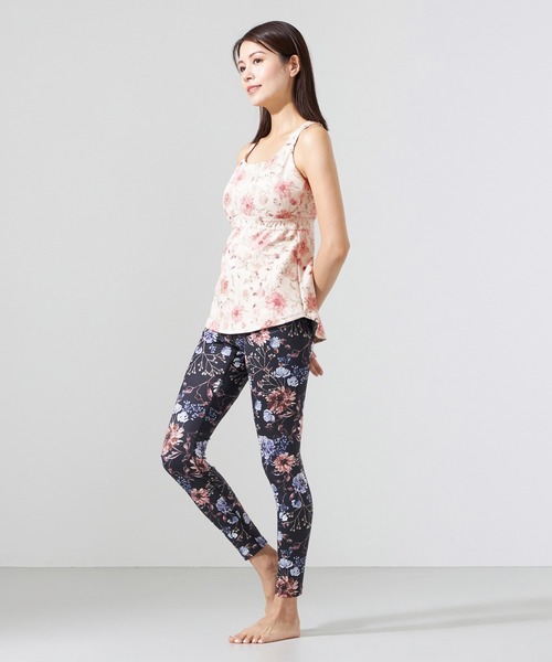 Chacott（チャコット）の「ホリデーフラワープリントレギンス