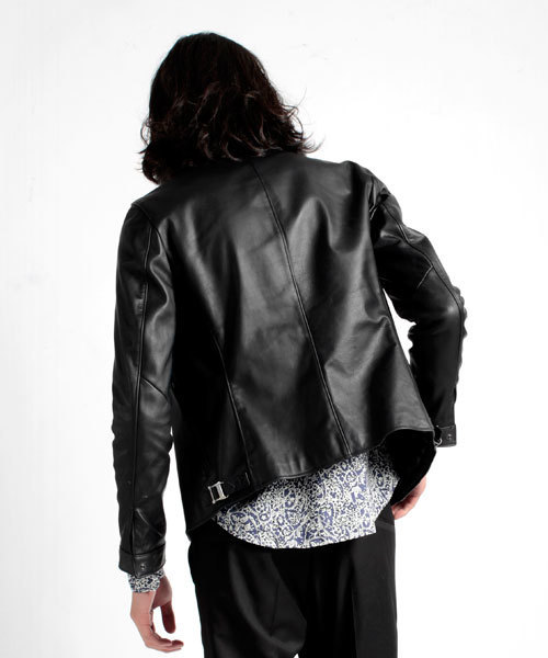 NANO universe（ナノユニバース）の「LOUNGE LIZARD（ラウンジリザード