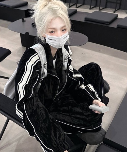 セール】サイドライン ベロアジャージセットアップ（ジャージ