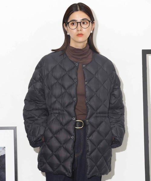 TAION（タイオン）の「TAION/別注 ダウンマフラー付 クルーネック