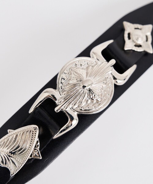 Double buckle leather bangle（バングル/リストバンド）｜TOGA