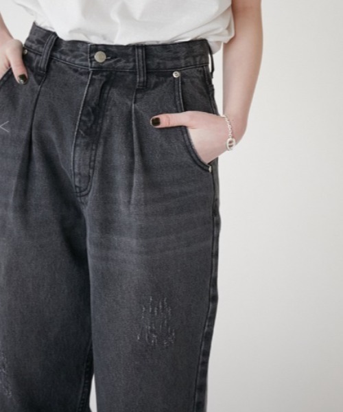 YENN（イエン）の「YENN タックワイドデニムパンツ グレー（デニム