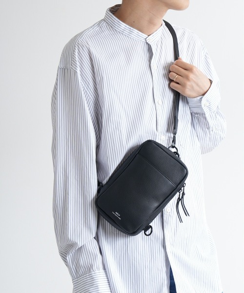 waku ワク / 『KURO』Series レザーショルダーバッグ（キーリング付き