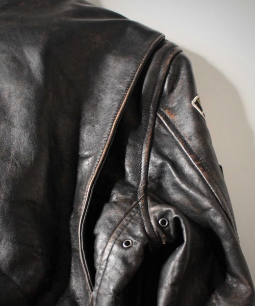 AVIREX（アヴィレックス）の「エイジド スタンド シングル ライダース