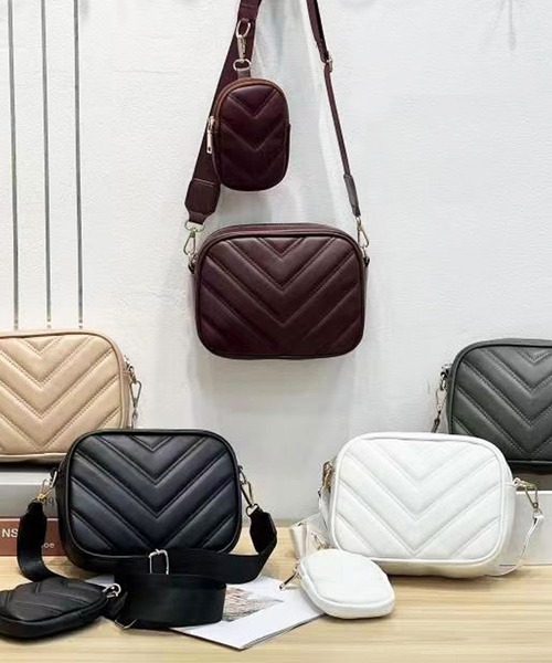 セール】【ミニポーチ付】2WAY V字キルティングレザーショルダーバッグ