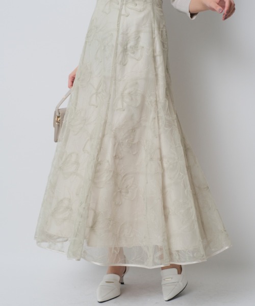 JUSGLITTY（ジャスグリッティー）の「シャイニーチュール刺繍スカート