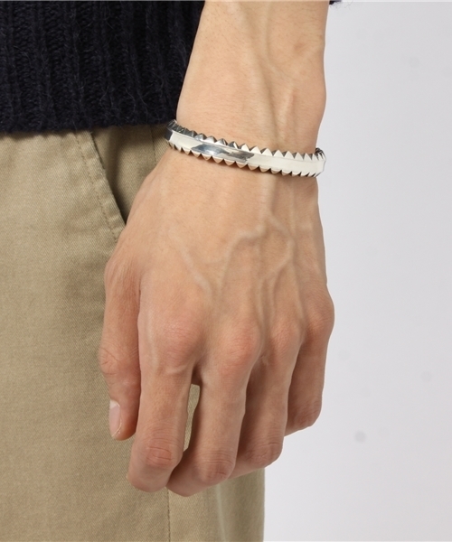 nonnative（ノンネイティブ）の「nonnative - W STUDS BANGLE 925