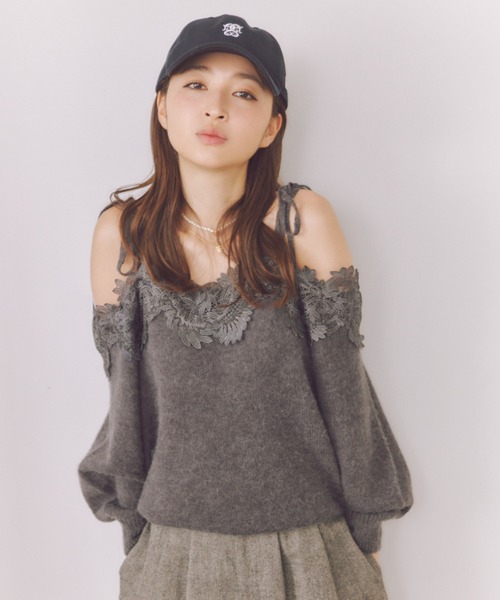 SNIDEL（スナイデル）の「レーストリミングオフショルプルオーバー