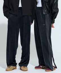 adidas（アディダス）の「クラブハウス トラックワイドテーパード