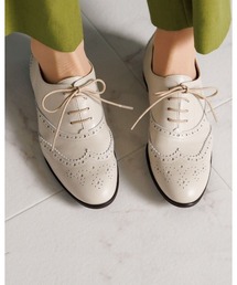 レディースのシューズ（ホワイト/白色系・ウィングチップ